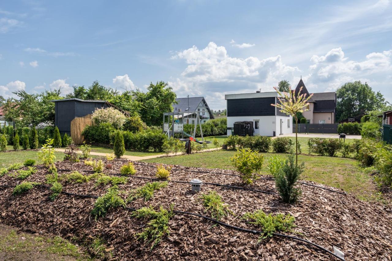 Family Garden House With Free Private Parking & Playground Villa Riga Eksteriør billede
