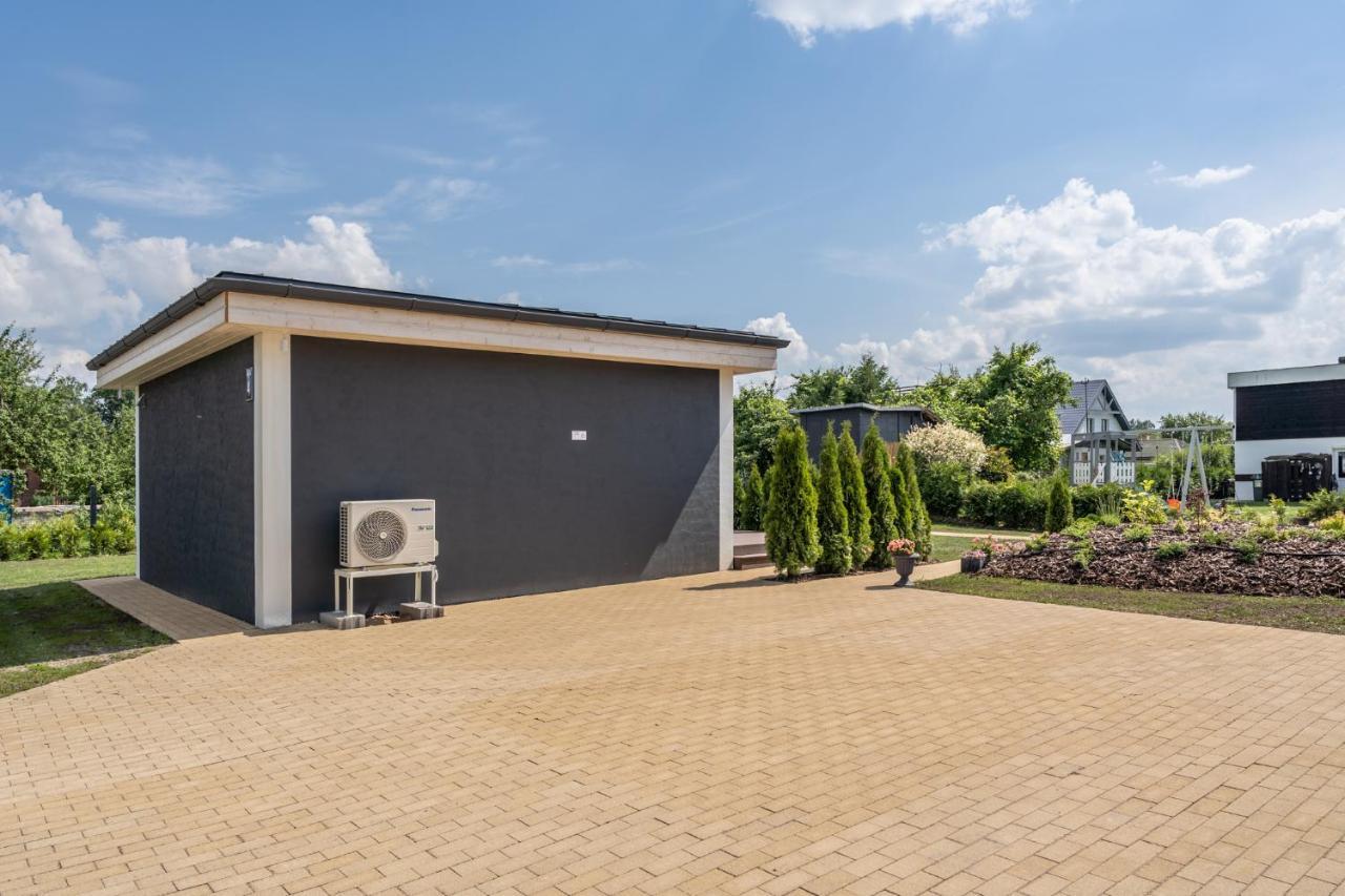 Family Garden House With Free Private Parking & Playground Villa Riga Eksteriør billede