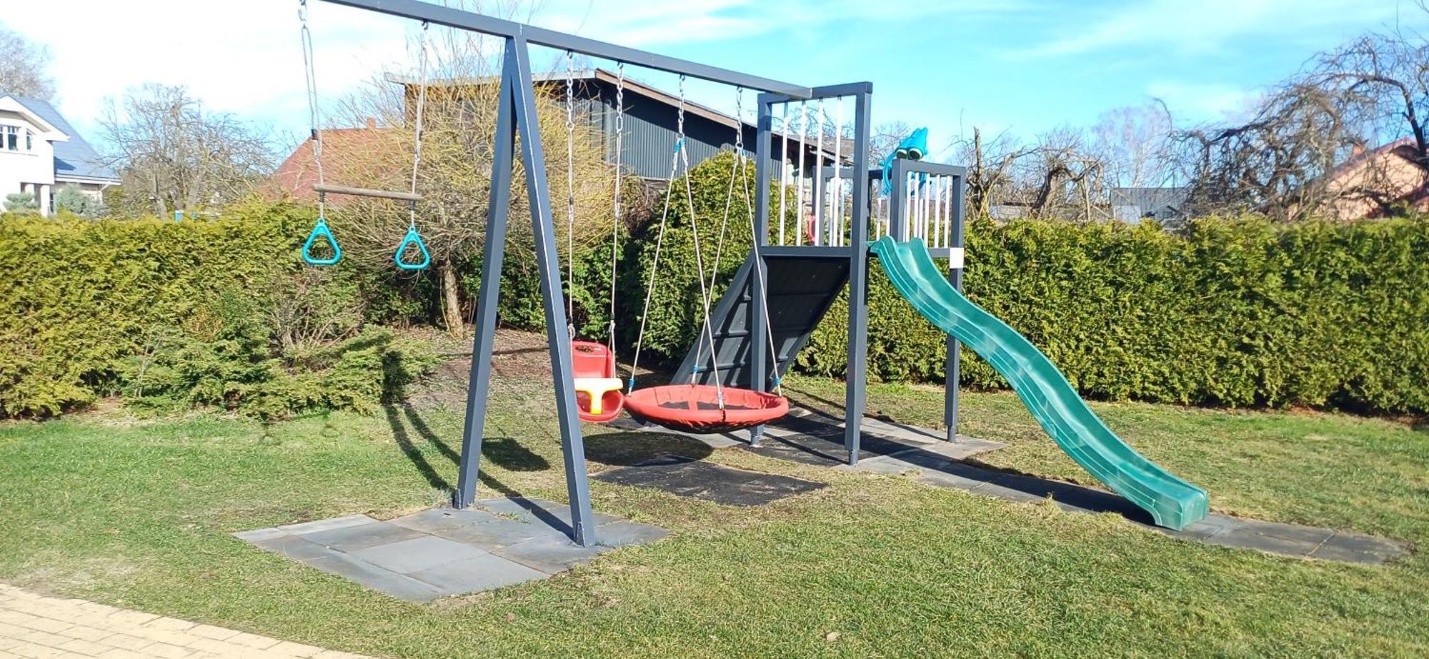 Family Garden House With Free Private Parking & Playground Villa Riga Eksteriør billede